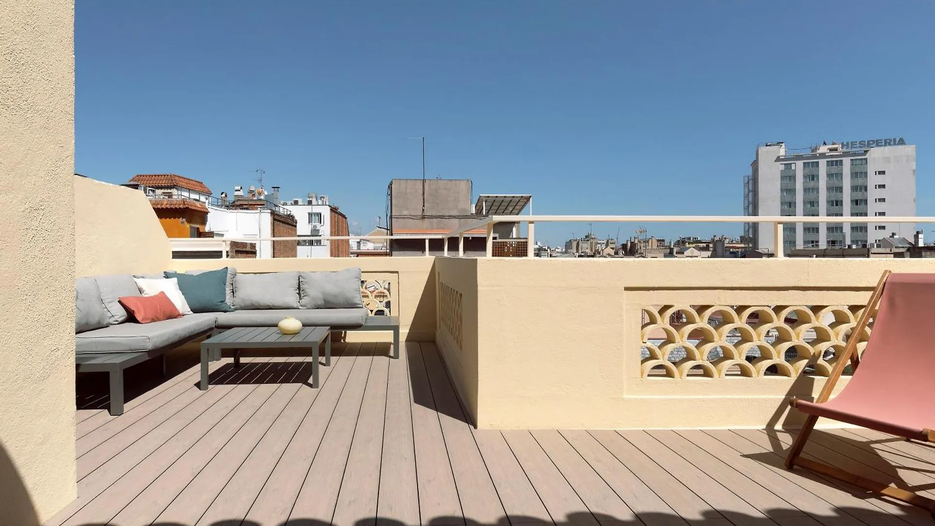 C211 Barcelona Apartments