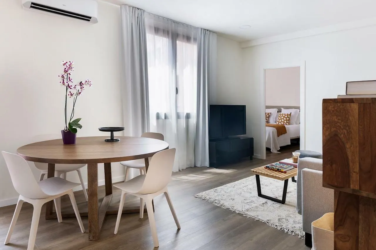 C211 Barcelona Apartments