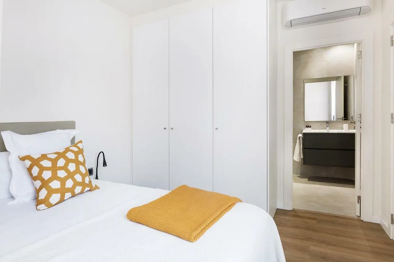 C211 Barcelona Apartments