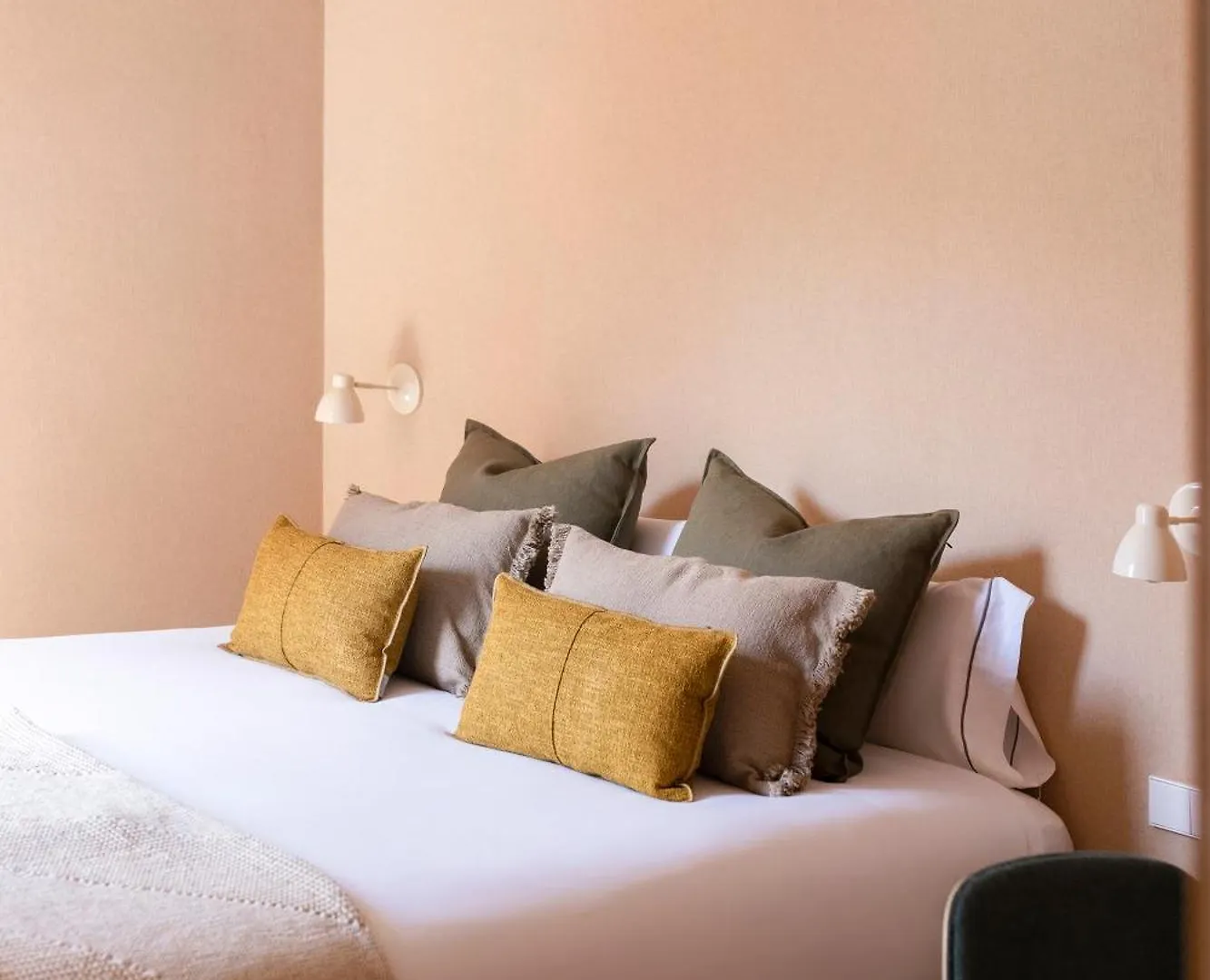 C211 Barcelona Apartments
